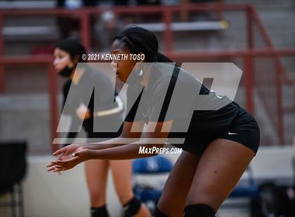 Thumbnail 3 in Harlan vs O'Connor photogallery.