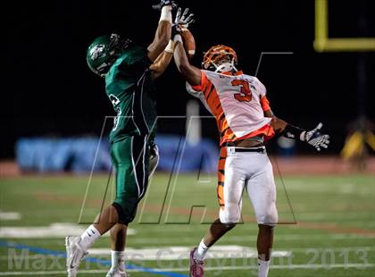 Thumbnail 2 in DuVal vs. Flowers photogallery.