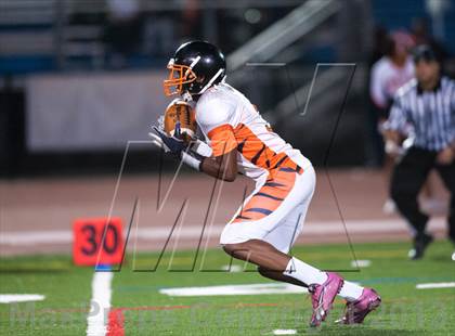 Thumbnail 2 in DuVal vs. Flowers photogallery.