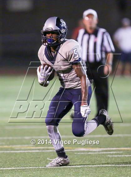 Thumbnail 3 in Sierra Canyon vs. Taft photogallery.