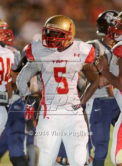 Thumbnail 3 in Sierra Canyon vs. Taft photogallery.