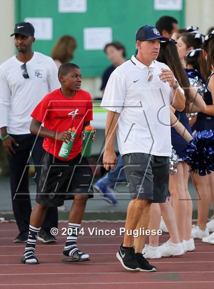Thumbnail 3 in Sierra Canyon vs. Taft photogallery.