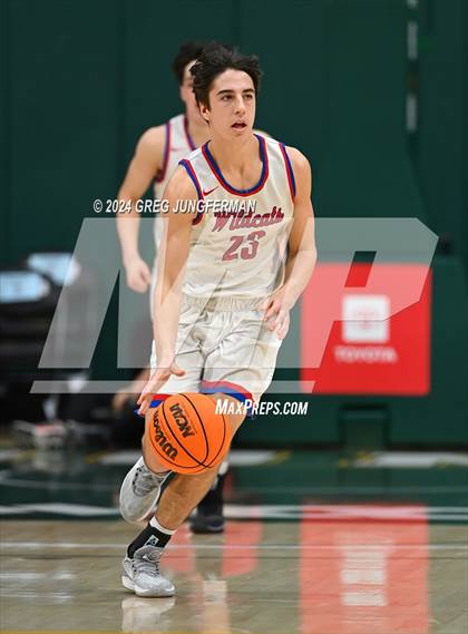 Thumbnail 2 in Sacred Heart Cathedral Preparatory vs. St. Ignatius College Preparatory photogallery.
