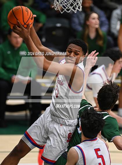 Thumbnail 1 in Sacred Heart Cathedral Preparatory vs. St. Ignatius College Preparatory photogallery.