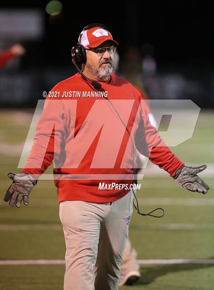Thumbnail 2 in Hoxie vs. McGehee (AAA 3A 3rd Round Playoff) photogallery.