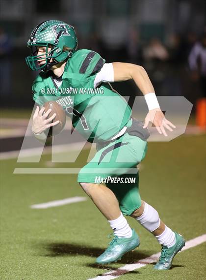 Thumbnail 2 in Hoxie vs. McGehee (AAA 3A 3rd Round Playoff) photogallery.