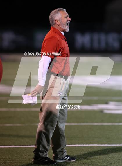 Thumbnail 3 in Hoxie vs. McGehee (AAA 3A 3rd Round Playoff) photogallery.