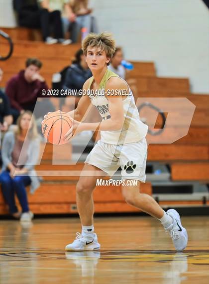 Thumbnail 2 in South Lenoir @ Croatan photogallery.