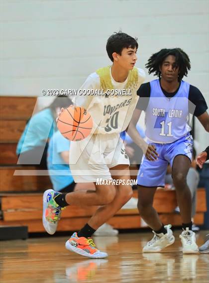 Thumbnail 2 in South Lenoir @ Croatan photogallery.