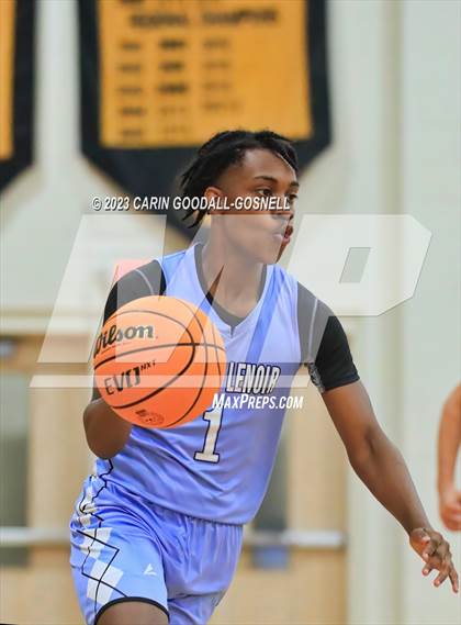 Thumbnail 2 in South Lenoir @ Croatan photogallery.
