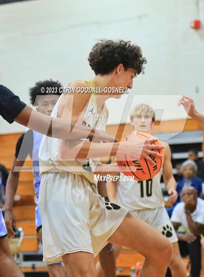 Thumbnail 1 in South Lenoir @ Croatan photogallery.