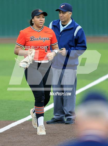 Thumbnail 1 in Farmersville vs Gilmer photogallery.