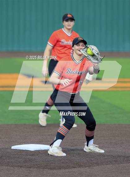 Thumbnail 2 in Farmersville vs Gilmer photogallery.