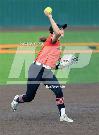 Thumbnail 1 in Farmersville vs Gilmer photogallery.
