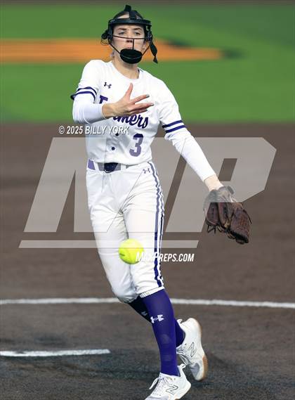 Thumbnail 3 in Farmersville vs Gilmer photogallery.