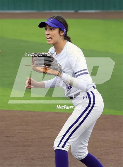 Thumbnail 1 in Farmersville vs Gilmer photogallery.