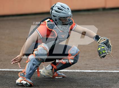Thumbnail 3 in Farmersville vs Gilmer photogallery.