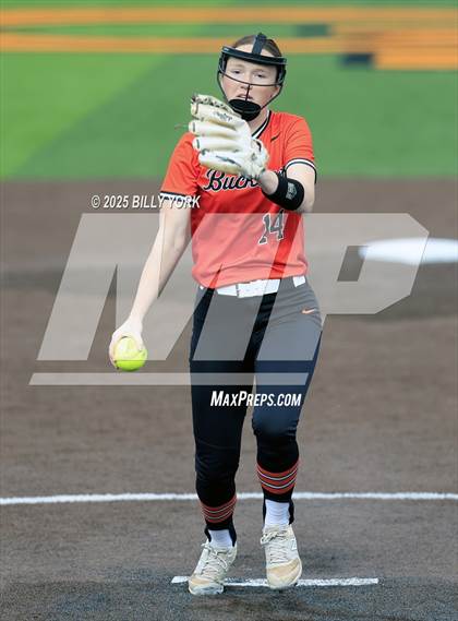 Thumbnail 2 in Farmersville vs Gilmer photogallery.