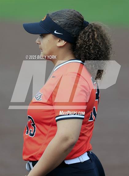 Thumbnail 1 in Farmersville vs Gilmer photogallery.