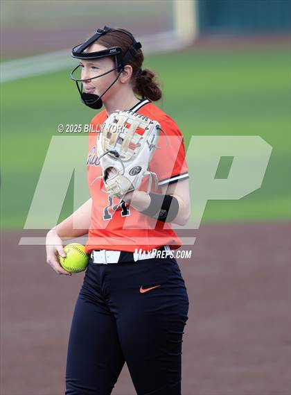 Thumbnail 2 in Farmersville vs Gilmer photogallery.