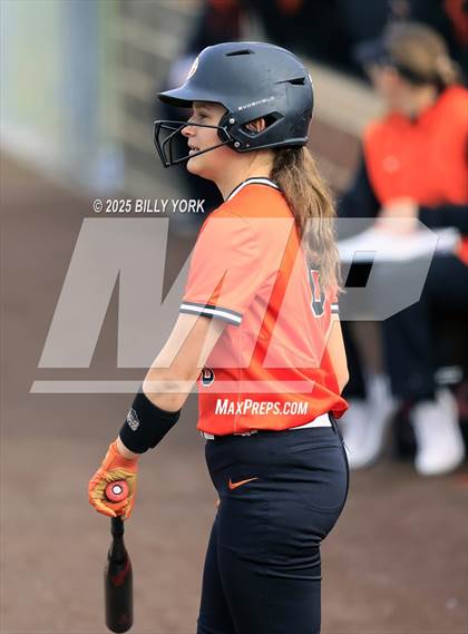 Thumbnail 2 in Farmersville vs Gilmer photogallery.