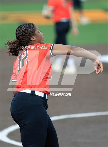 Thumbnail 2 in Farmersville vs Gilmer photogallery.