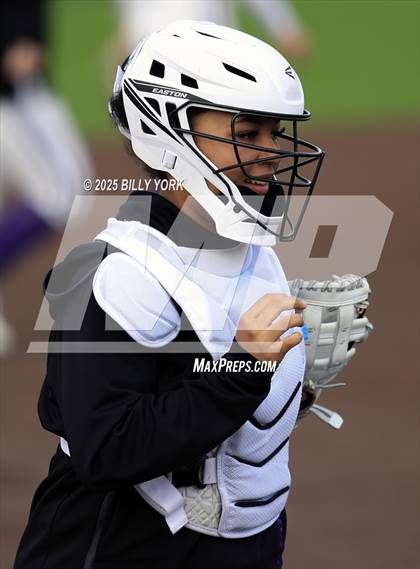 Thumbnail 1 in Farmersville vs Gilmer photogallery.