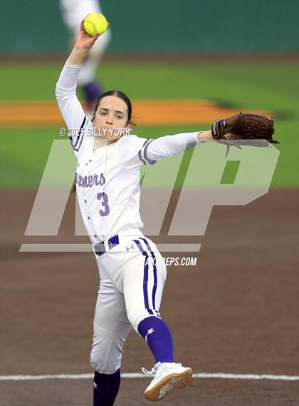 Thumbnail 2 in Farmersville vs Gilmer photogallery.