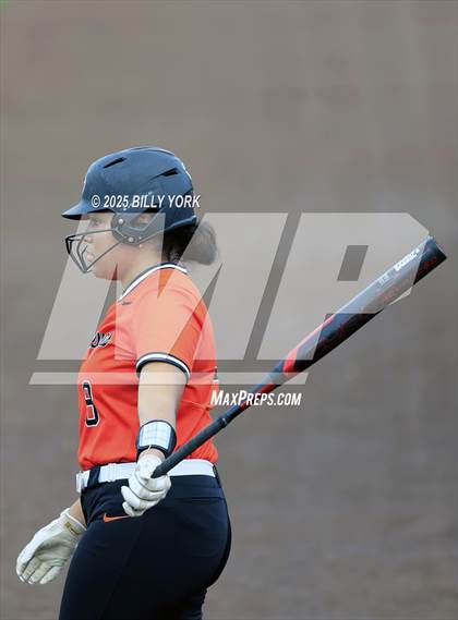 Thumbnail 3 in Farmersville vs Gilmer photogallery.