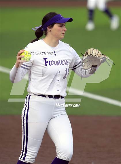 Thumbnail 2 in Farmersville vs Gilmer photogallery.