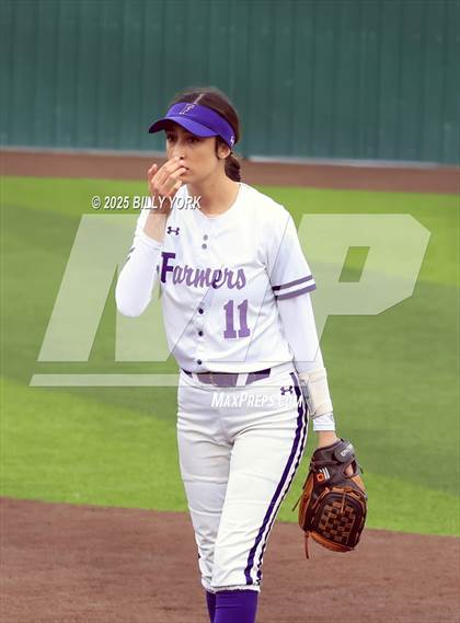 Thumbnail 3 in Farmersville vs Gilmer photogallery.
