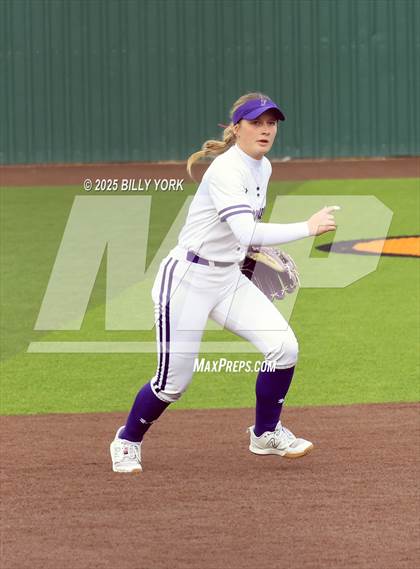 Thumbnail 3 in Farmersville vs Gilmer photogallery.