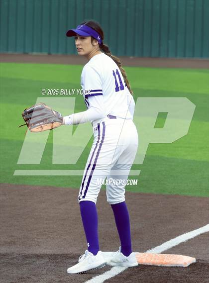 Thumbnail 3 in Farmersville vs Gilmer photogallery.