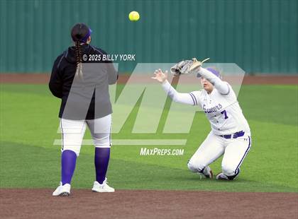 Thumbnail 2 in Farmersville vs Gilmer photogallery.