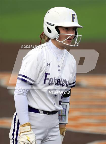 Thumbnail 2 in Farmersville vs Gilmer photogallery.