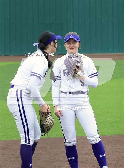 Thumbnail 2 in Farmersville vs Gilmer photogallery.