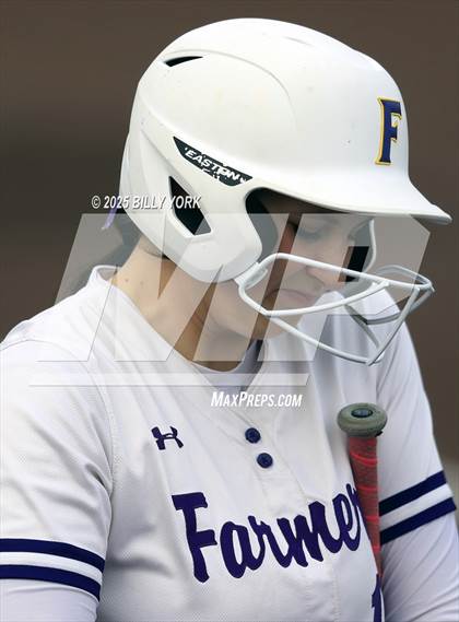 Thumbnail 2 in Farmersville vs Gilmer photogallery.