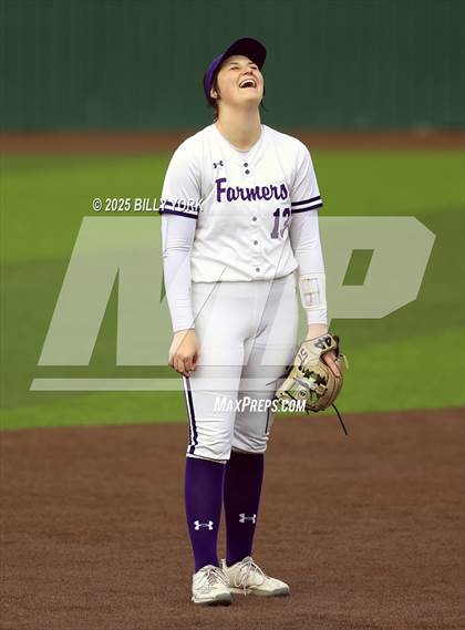 Thumbnail 1 in Farmersville vs Gilmer photogallery.