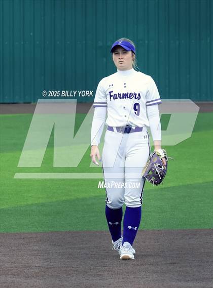 Thumbnail 1 in Farmersville vs Gilmer photogallery.