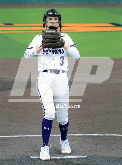 Thumbnail 3 in Farmersville vs Gilmer photogallery.