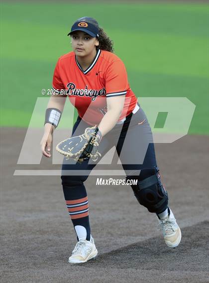 Thumbnail 2 in Farmersville vs Gilmer photogallery.
