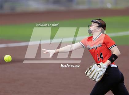 Thumbnail 2 in Farmersville vs Gilmer photogallery.