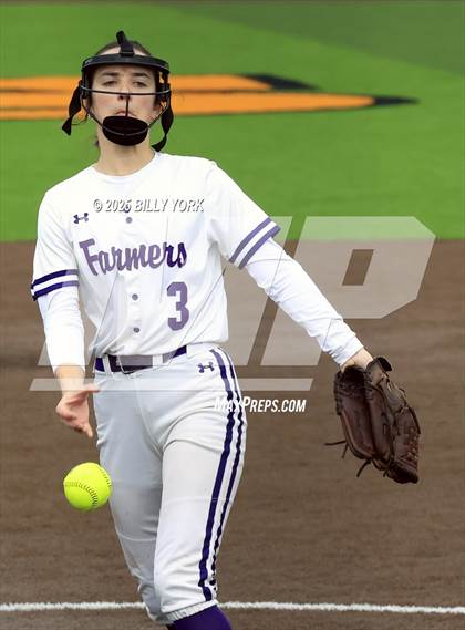 Thumbnail 2 in Farmersville vs Gilmer photogallery.