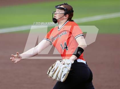 Thumbnail 2 in Farmersville vs Gilmer photogallery.