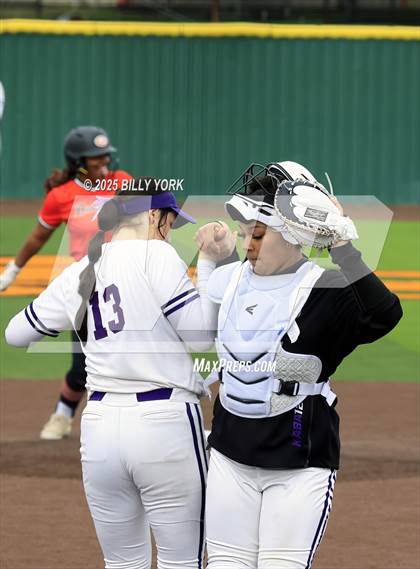 Thumbnail 1 in Farmersville vs Gilmer photogallery.