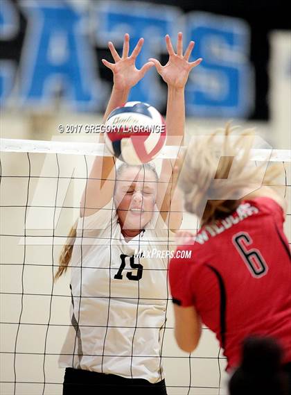 Thumbnail 3 in Lake Highlands vs Vandegrift photogallery.