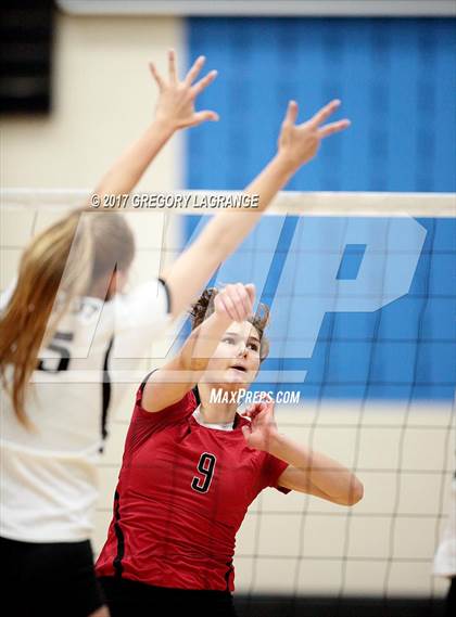 Thumbnail 3 in Lake Highlands vs Vandegrift photogallery.