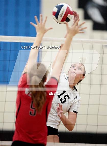 Thumbnail 1 in Lake Highlands vs Vandegrift photogallery.