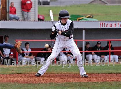 Thumbnail 1 in Seymour vs. Maryville photogallery.