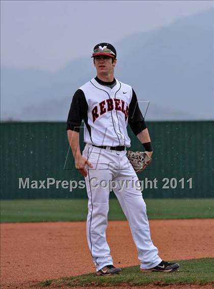 Thumbnail 1 in Seymour vs. Maryville photogallery.